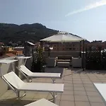 Ξενοδοχείο με διαμερίσματα San Valentino 2*
